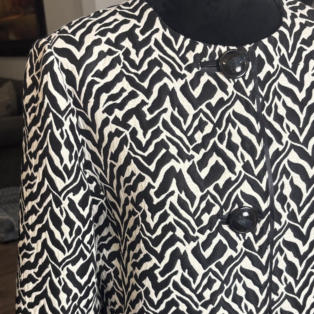 Chico's Black and White Patterned Blazer - Picture 4 of 8